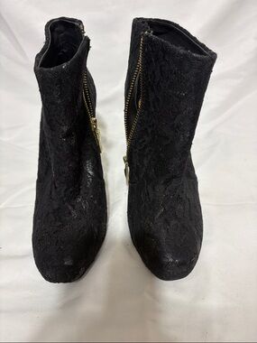 House of Harlow 1960 Black Lace Ankle Booties with Gold Zippers
